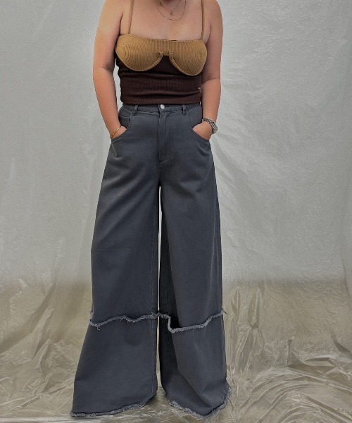 WONEM（ウォンエム）の「フラップヒュージワイドレッグジーンズ（デニムパンツ・レディース・ホワイト/グレー・1/2）」の9枚目の写真