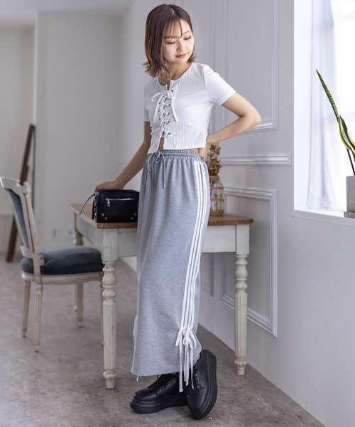 clear（クリア）の「フロントレースアップ半袖リブカットソートップス（Tシャツ/カットソー・レディース・サックスブルー/オフホワイト/ブラック/ピンク・F）」の21枚目の写真