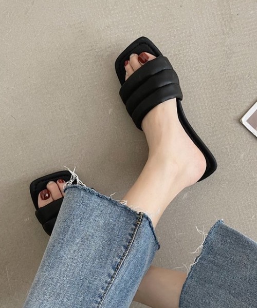 Vipoa（ヴィポア）の「バルキーベルトスクエアトゥサンダル（サンダル・レディース・シルバー/アイボリー/ブラック/ゴールド・SMALL/MEDIUM/LARGE）」の9枚目の写真