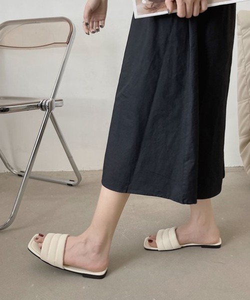 Vipoa（ヴィポア）の「バルキーベルトスクエアトゥサンダル（サンダル・レディース・シルバー/アイボリー/ブラック/ゴールド・SMALL/MEDIUM/LARGE）」の8枚目の写真