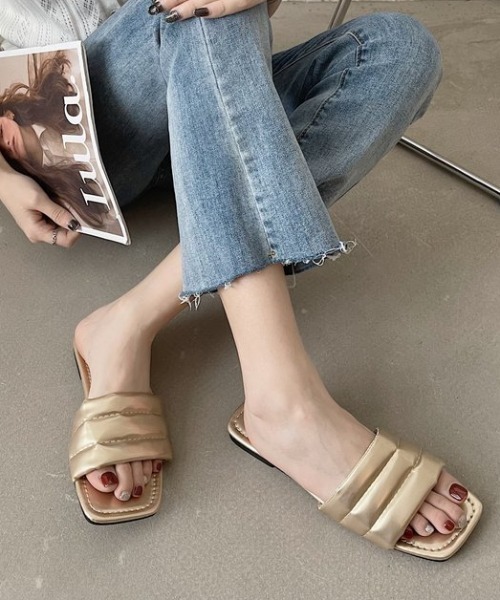 Vipoa（ヴィポア）の「バルキーベルトスクエアトゥサンダル（サンダル・レディース・シルバー/アイボリー/ブラック/ゴールド・SMALL/MEDIUM/LARGE）」の14枚目の写真