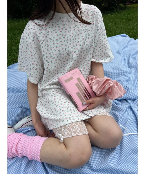 WC（ダブル シー）の「リトルフラワービッグTシャツ（Tシャツ/カットソー・レディース・サックスブルー/オレンジ/ピンク・FREE）」の2枚目の写真