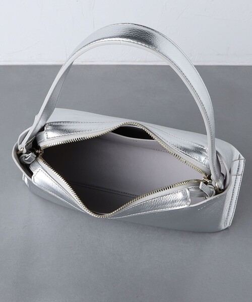 tov（トーヴ）の「【一部別注】＜TOV＞CROSS ハンドバッグ（ハンドバッグ・レディース・シルバー/ブラック・FREE）」の12枚目の写真