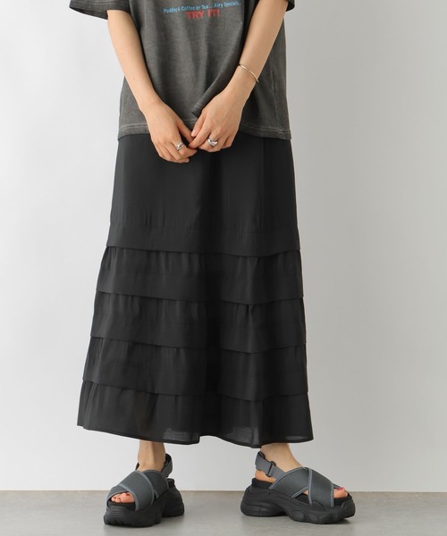 LEPSIM(レプシィム)の「裾切り替えセミフレアスカート 116419(スカート・レディース・ベージュ/ブラック・FREE)」の3枚目の写真