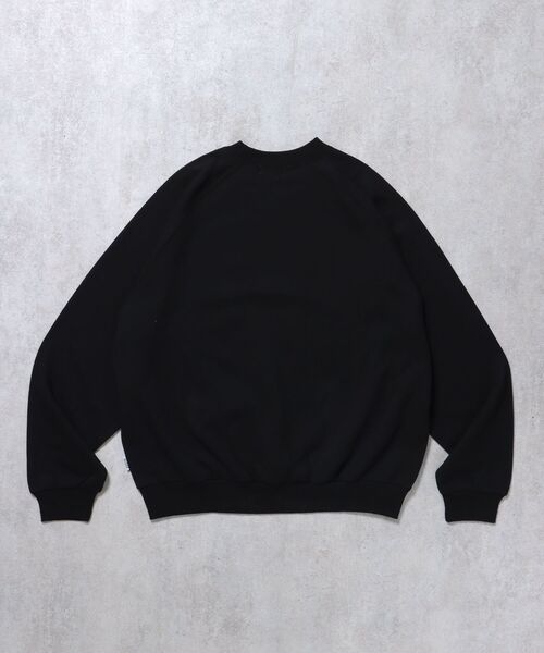 FFEIN（フェイン）の「【FFEIN(フェイン)】グラフィックラグランスウェット / スウェット クルーネック 裏起毛 オーバーサイズ（スウェット・メンズ・ネイビー/アッシュグレー/ブラック・MEDIUM/LARGE/SMALL）」の17枚目の写真