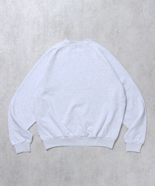 FFEIN（フェイン）の「【FFEIN(フェイン)】グラフィックラグランスウェット / スウェット クルーネック 裏起毛 オーバーサイズ（スウェット・メンズ・ネイビー/アッシュグレー/ブラック・MEDIUM/LARGE/SMALL）」の20枚目の写真