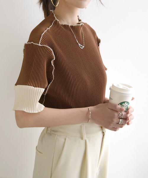 and it_（アンドイット）の「可愛すぎる袖配色半袖プリーツトップス（Tシャツ/カットソー・レディース・ライトブルー/ブラック系2/グレー/キナリ/ベージュ/ブラック系1/ブラウン/ライトグリーン・S-M/M-L）」の5枚目の写真