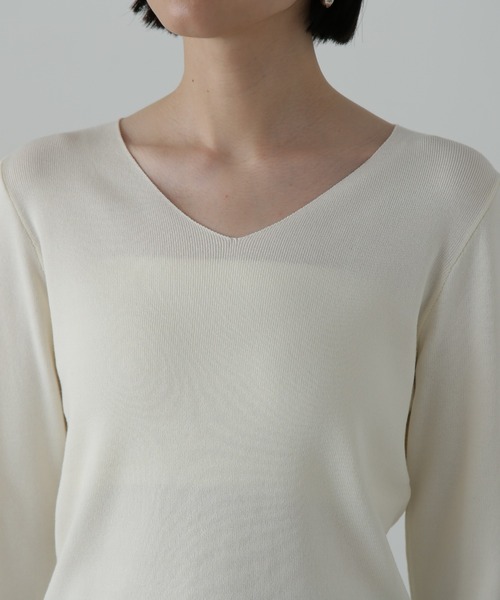 N.(N. Natural Beauty Basic)(エヌエヌナチュラルビューティーベーシック)の「◆◇総針Vネック長袖ニット(ニット/セーター・レディース・オフホワイト/ブラック/ライトグリーン/ライラック・MEDIUM)」の21枚目の写真