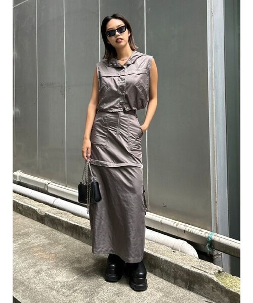 EVRIS（エヴリス）の「フードドロストショートベスト【セットアップ着用可能】（ベスト・レディース・グレー/アイボリー・FREE）」の6枚目の写真