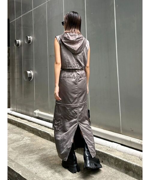 EVRIS（エヴリス）の「フードドロストショートベスト【セットアップ着用可能】（ベスト・レディース・グレー/アイボリー・FREE）」の8枚目の写真