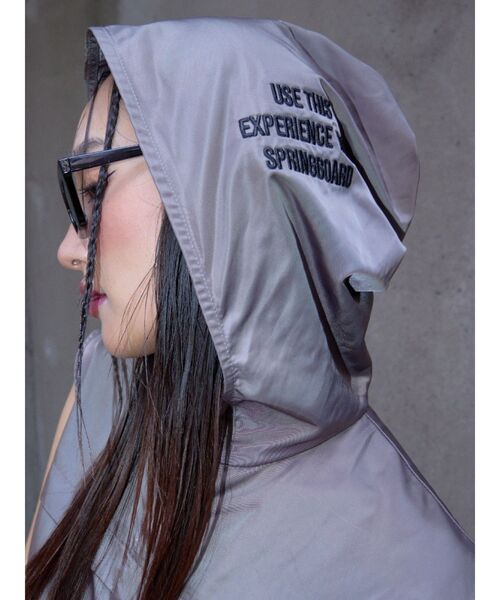 EVRIS（エヴリス）の「フードドロストショートベスト【セットアップ着用可能】（ベスト・レディース・グレー/アイボリー・FREE）」の9枚目の写真