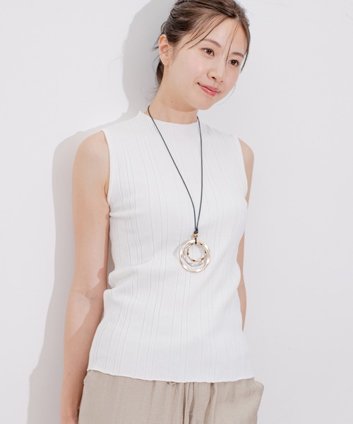 Jayro(ジャイロ)の「リブハイネックノースリーブプルオーバー(Tシャツ/カットソー・レディース・ホワイト系その他/ラベンダー/ブルー/ブラック・M)」の3枚目の写真