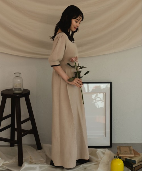 fupel(フぺル)の「puff sleeve flare color schematic knit onepiece / パフスリーブフレア配色ニットワンピース(ワンピース・レディース・ベージュ/ブラック・FREE)」の5枚目の写真