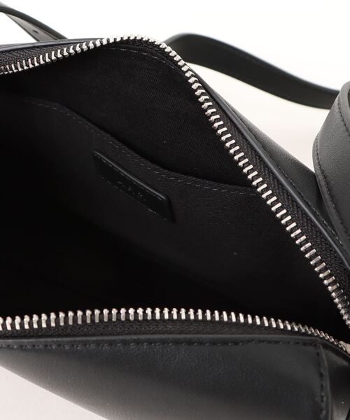 A.P.C.（アーペーセー）の「CAMERA BAG NINO  24A（ショルダーバッグ・メンズ・ブラック・ONESIZE）」の4枚目の写真