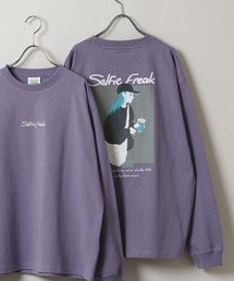 【Selfie freak】 イラスト バックプリント セルフィーガール 長袖 Tシャツ / ロンT / クルーネック