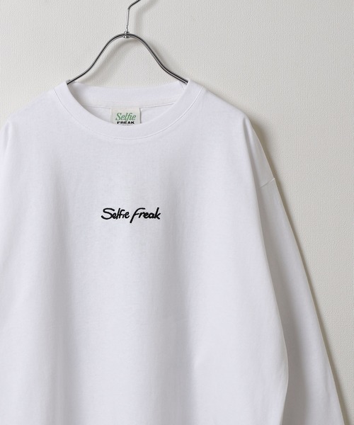 セール】【Selfie freak】 イラスト バックプリント セルフィーガール