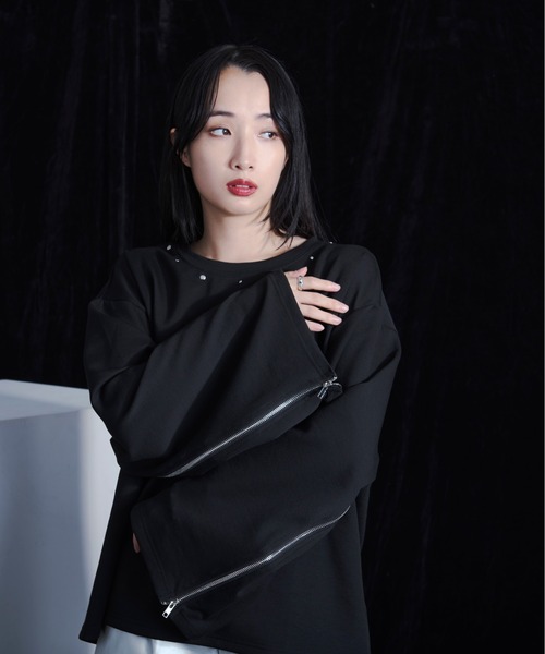 Ellno Loset（エルノロゼット）の「２WAYスタッズバックロゴロンT（Tシャツ/カットソー・メンズ・オフホワイト/ブラック・SMALL/MEDIUM/LARGE）」の2枚目の写真