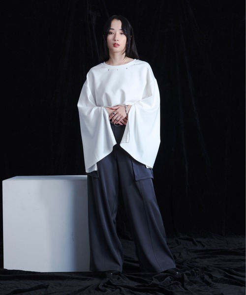 Ellno Loset（エルノロゼット）の「２WAYスタッズバックロゴロンT（Tシャツ/カットソー・メンズ・オフホワイト/ブラック・SMALL/MEDIUM/LARGE）」の9枚目の写真