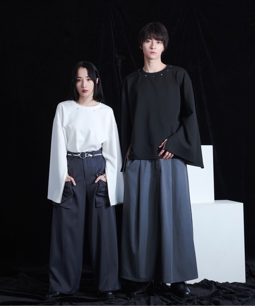 Ellno Loset（エルノロゼット）の「２WAYスタッズバックロゴロンT（Tシャツ/カットソー・メンズ・オフホワイト/ブラック・SMALL/MEDIUM/LARGE）」の13枚目の写真