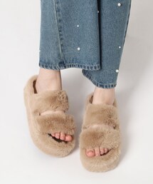 厚底ふわふわファーサンダル