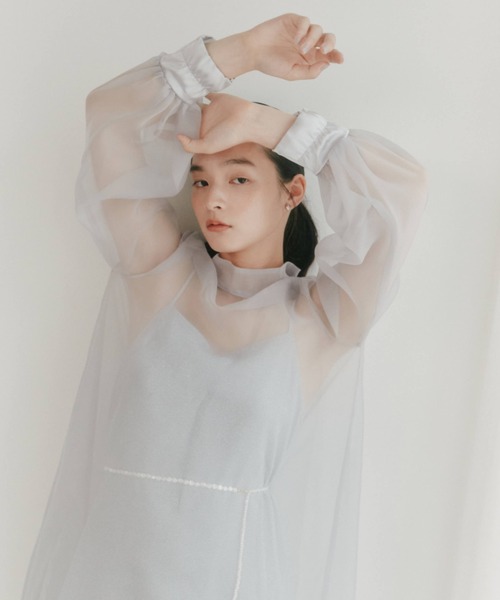 kaene（カエン）の「ダブルパールロング2wayネックレス（ベルト・レディース・オフホワイト・FREE）」の2枚目の写真