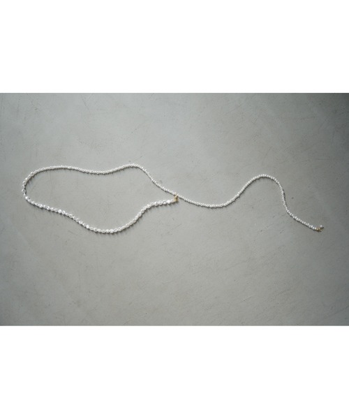 kaene（カエン）の「ダブルパールロング2wayネックレス（ベルト・レディース・オフホワイト・FREE）」の4枚目の写真