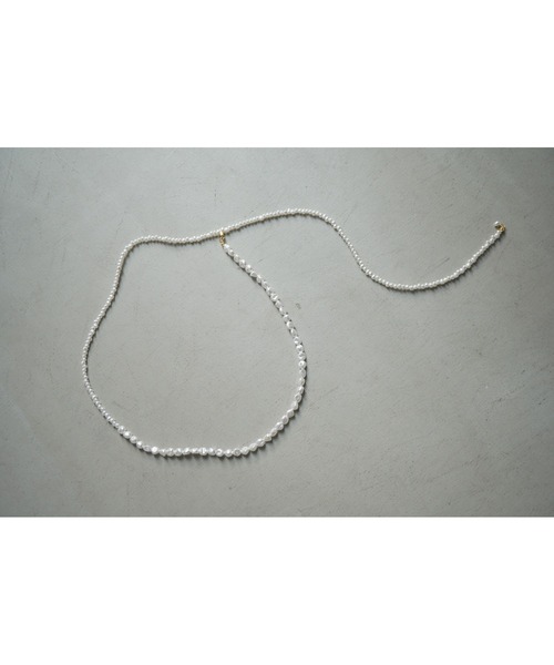 kaene（カエン）の「ダブルパールロング2wayネックレス（ベルト・レディース・オフホワイト・FREE）」の5枚目の写真