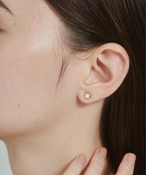 ciite' surgical stainless(シーテサージカルステンレス)の「【 金属アレルギー対応 】 シンプルミニピアス サージカルステンレス (両耳用)(ピアス(両耳用)・レディース・ゴールド/シルバー・FREE)」の1枚目の写真