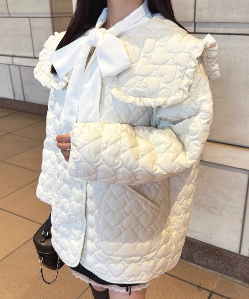 apres jour(アプレジュール)の「ハートキルティングアウター【ZOZOTOWN限定アイテム】(ブルゾン・レディース・ブラック/アイボリー/ピンク・フリー/X-LARGE)」の10枚目の写真