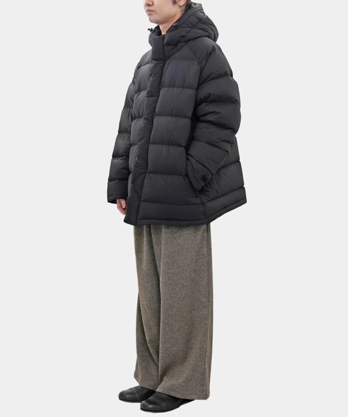 yoko sakamoto（ヨーコサカモト）の「【YOKO SAKAMOTO】SAMLESS DOWN PARKA（ダウンジャケット/コート・メンズ・ブラック・MEDIUM/LARGE）」の7枚目の写真