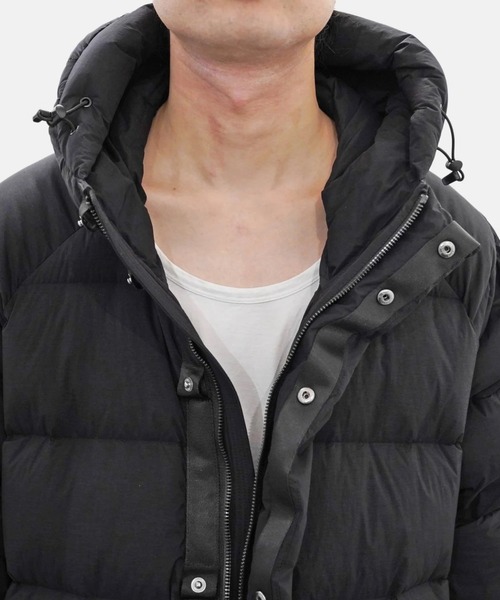 yoko sakamoto（ヨーコサカモト）の「【YOKO SAKAMOTO】SAMLESS DOWN PARKA（ダウンジャケット/コート・メンズ・ブラック・MEDIUM/LARGE）」の15枚目の写真