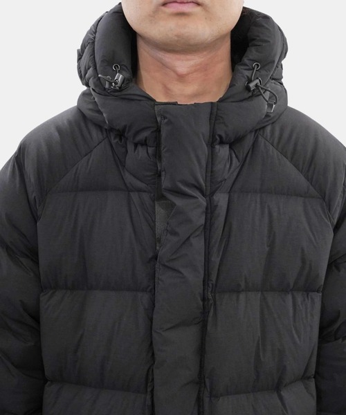 yoko sakamoto（ヨーコサカモト）の「【YOKO SAKAMOTO】SAMLESS DOWN PARKA（ダウンジャケット/コート・メンズ・ブラック・MEDIUM/LARGE）」の16枚目の写真