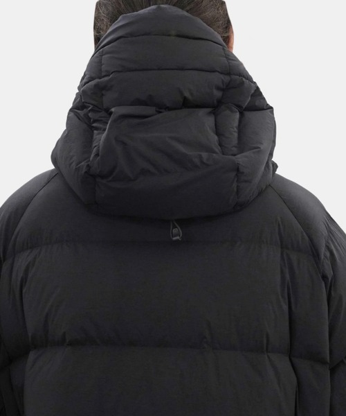 yoko sakamoto（ヨーコサカモト）の「【YOKO SAKAMOTO】SAMLESS DOWN PARKA（ダウンジャケット/コート・メンズ・ブラック・MEDIUM/LARGE）」の19枚目の写真