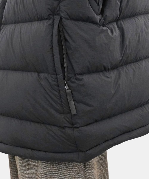 yoko sakamoto（ヨーコサカモト）の「【YOKO SAKAMOTO】SAMLESS DOWN PARKA（ダウンジャケット/コート・メンズ・ブラック・MEDIUM/LARGE）」の21枚目の写真