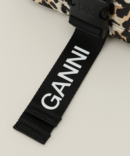 GANNI(ガニー)の「【GANNI / ガニー】 Recycled Tech Mini Satchel(ショルダーバッグ・レディース・キャメル/ブラック・FREE)」の13枚目の写真