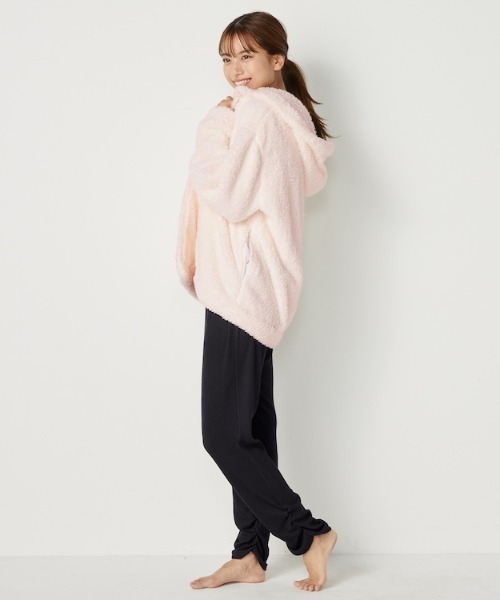 AMOSTYLE BY Triumph（アモスタイルバイトリンプ）の「もこもこパーカー AMSTNW03 ROBE10 JX（ルームウェア/パジャマ・レディース・ホワイト/グリーン・M-L）」の2枚目の写真