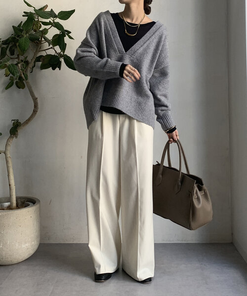 DouDou（ドゥドゥ）の「深Vニットプルオーバー（ニット/セーター・レディース・グレー/ブルー/ベージュ・FREE）」の6枚目の写真