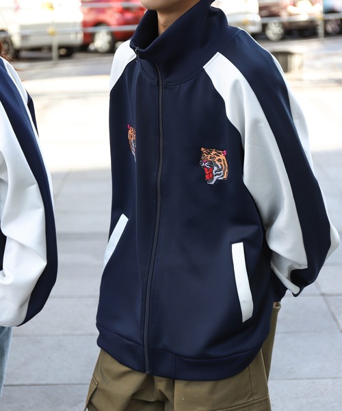 ZIP FIVE（ジップファイブ）の「【ZIP FIVE】 アニマル 刺繍 サイドライン ハイネック 長袖 トラックジャケット / スカジャン・スカジャージ（ジャージ・メンズ・ブラック/ネイビー・LARGE/MEDIUM/X-LARGE）」の22枚目の写真