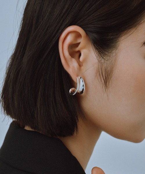 novice（ノーヴィス）の「【novice】Reverse Round Pierce［Stainless］（ピアス（両耳用）・レディース・シルバー/ゴールド・FREE）」の4枚目の写真