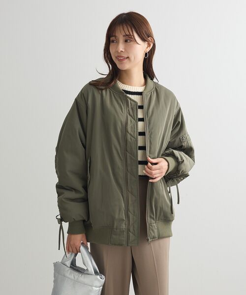 Green　Parks（グリーンパークス）の「・swing by 中綿ボリュームスリーブMA-1（MA-1・レディース・ブラック/グレイッシュベージュ/カーキ・FREE）」の8枚目の写真