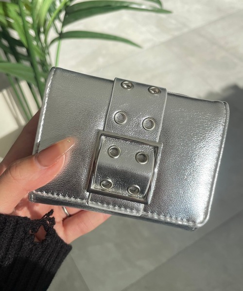 WEGO（ウィゴー）の「WEGO/ハトメベルトフラップウォレット（財布・レディース・ワイン/ブラック/ブラウン/シルバー・FREE）」の4枚目の写真