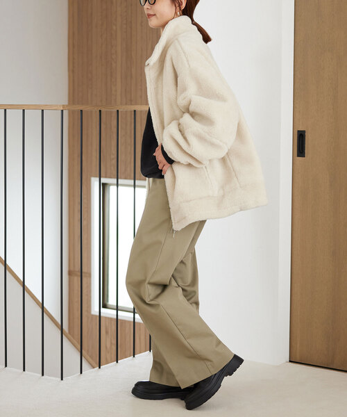 SLOBE IENA（スローブイエナ）の「《追加》ウール混ボアスタンドコクーンブルゾン（その他アウター・レディース・アイボリー/チャコールグレー・36/38）」の4枚目の写真