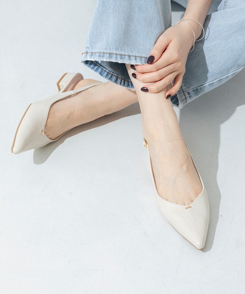 EVOL（イーボル）の「【軽量・柔らかい】Vカットバックバンドパンプス IY5592（パンプス・レディース・アイボリー/ゴールド/ブラック/シルバー/シルバーグレー・22.0cm/25.0cm/23.5cm/23.0cm/22.5cm/24.5cm/24.0cm）」の2枚目の写真