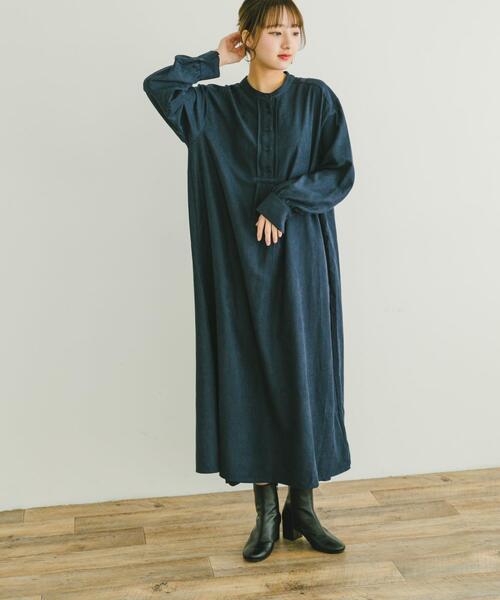 ITEMS URBANRESEARCH（アイテムズ アーバンリサーチ）の「ピケバンドカラーシャツワンピース（ワンピース・レディース・ベージュ/ネイビー・FREE）」の2枚目の写真