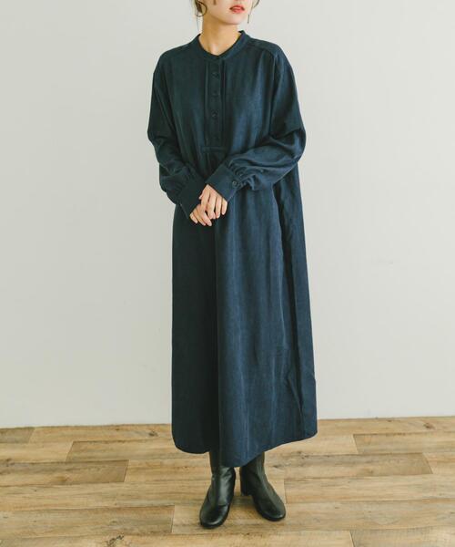 ITEMS URBANRESEARCH（アイテムズ アーバンリサーチ）の「ピケバンドカラーシャツワンピース（ワンピース・レディース・ベージュ/ネイビー・FREE）」の4枚目の写真