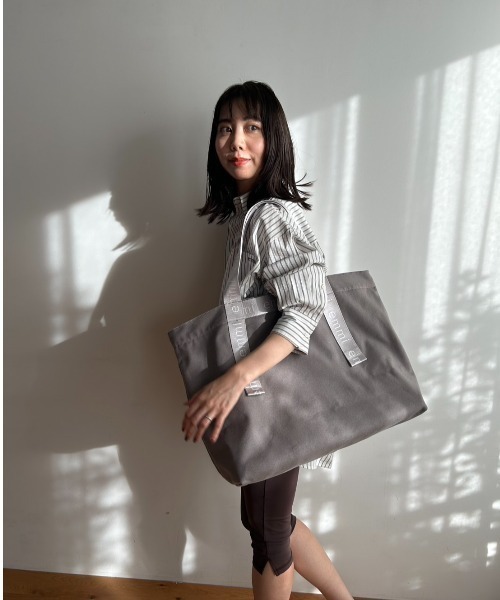 emmi(エミ)の「【10th】eco emmiロゴボタンダウンシャツ(シャツ/ブラウス・レディース・ブルー/ホワイト/ストライプ・FREE)」の11枚目の写真