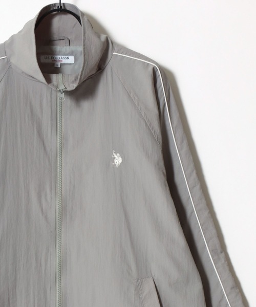 U.S. POLO ASSN.(ユーエスポロアッスン)の「U.S. POLO ASSN./ユーエスポロアッスン 別注 Nylon Piping Track Jacket/オーバーサイズ ナイロン ブロークコア ジップアップ トラックジャケット/アノラックジャケット/レディース メンズ(ナイロンジャケット・メンズ・ブラック/グレー/ブラック系その他/ライトグレー・M/L/LL)」の11枚目の写真
