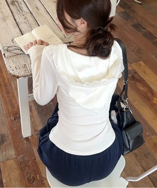 LADY LIKE(レディライク)の「レース付きカシュクールもちもちフーディ(Tシャツ/カットソー・レディース・ホワイト/ブラック/グレー・M)」の22枚目の写真