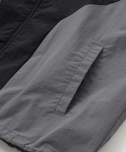 MONO-MART（モノマート）の「MLB/メジャーリーグベースボール 別注 ワッペン刺繍 オーバーサイズドロストナイロンフードトラックブルゾン（ブルゾン・レディース・ブラック/アイボリー/ダークブラウン・M/L）」の12枚目の写真