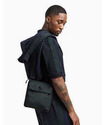 ARMANI EXCHANGE | 【A|X アルマーニ エクスチェンジ】AXロゴ フラットショルダーバッグ(ショルダーバッグ)